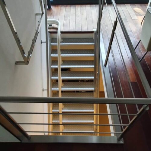 Balustrade voorbeels met hoekprofiel en knieregels.1 Balustrade voorbeels met hoekprofiel en knieregels.1